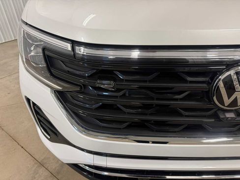 Certified 2024 Volkswagen Atlas Cross Sport SEL Premium R-Line image 4