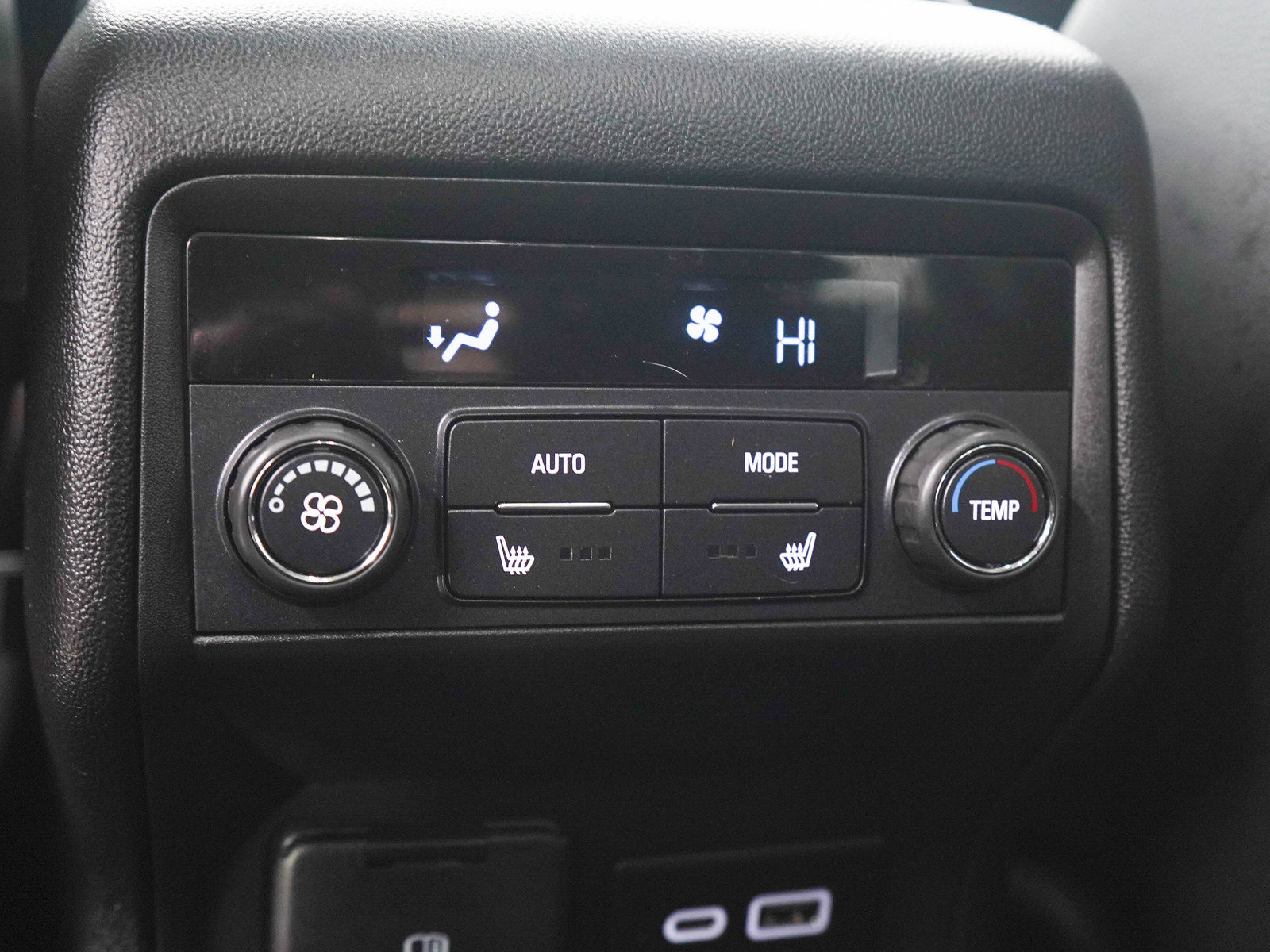 Used 2023 GMC Acadia AT4 w/ Technology Package AWD/4WD image 16
