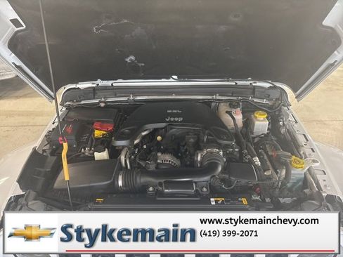 Used 2021 Jeep Gladiator Sport image 11