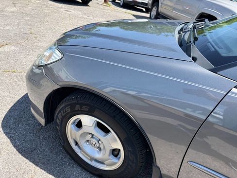 Used 2004 Honda Civic Hybrid Sedan image 38