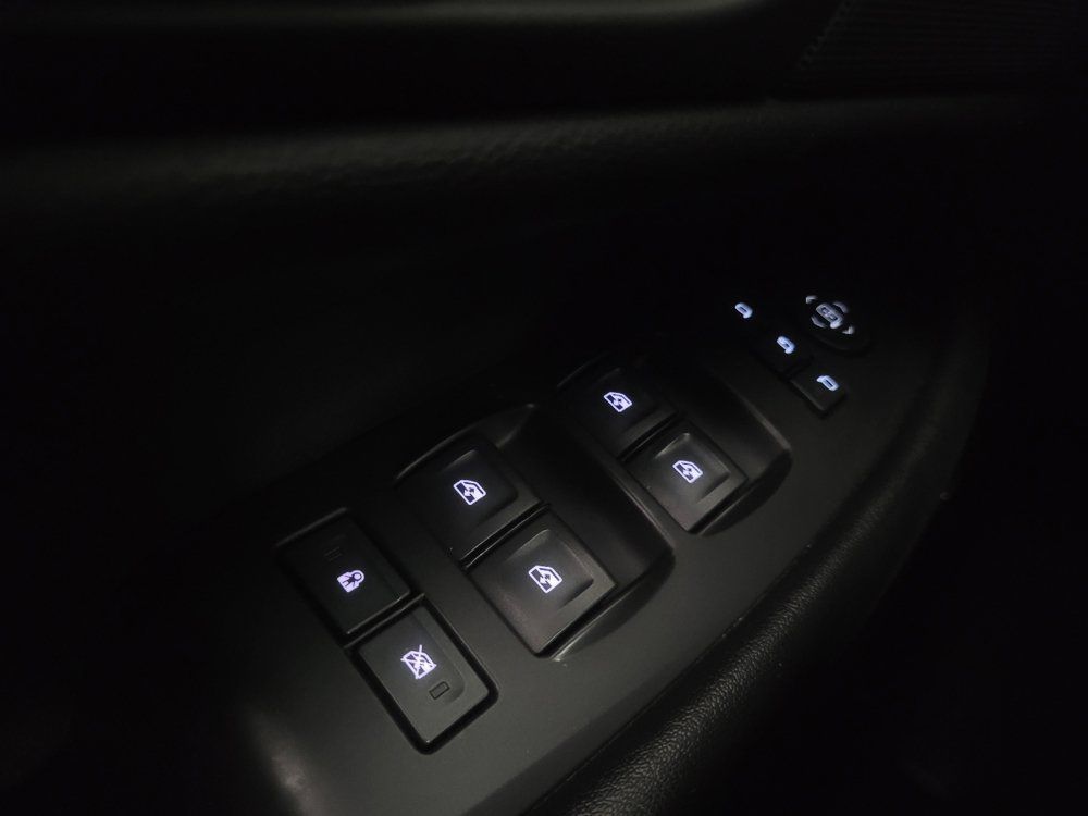 Used 2018 Cadillac Escalade Premium Luxury RWD image 27