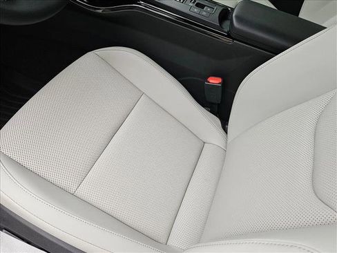 New 2026 Toyota Prius XLE FWD image 4
