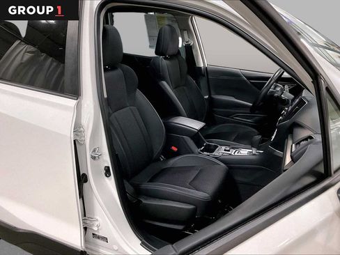 Used 2023 Subaru Forester Premium AWD/4WD image 9