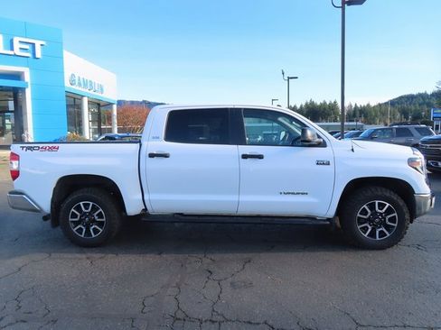 Used 2018 Toyota Tundra SR5 image 9