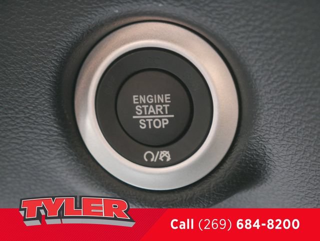 New 2027 Chrysler Pacifica Select FWD image 28