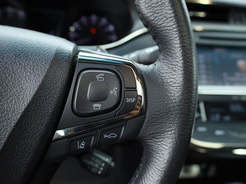 Used 2018 Toyota Avalon XLE Plus image 28