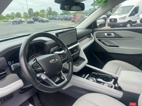 Used 2025 Ford Explorer Platinum w/ LUX Leather Package AWD/4WD image 28