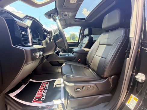 Used 2025 GMC Sierra 3500 Denali w/ Denali Reserve Package AWD/4WD image 23