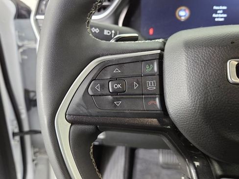 Used 2023 Jeep Grand Cherokee L Altitude image 18