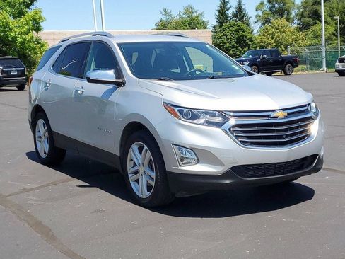 Used 2020 Chevrolet Equinox Premier AWD/4WD image 2