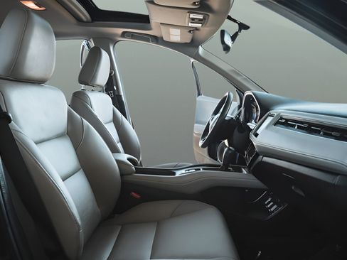 Used 2017 Honda HR-V EX-L image 14