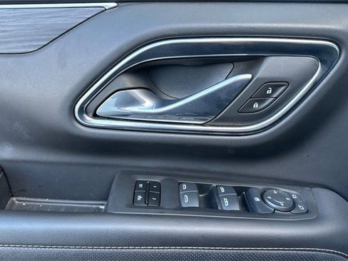 Used 2024 GMC Yukon XL SLT image 11