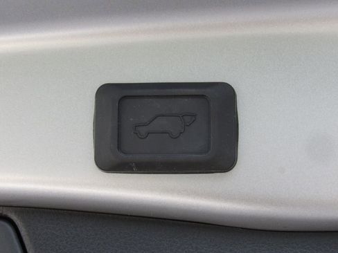 Used 2025 Toyota RAV4 XLE Premium image 22