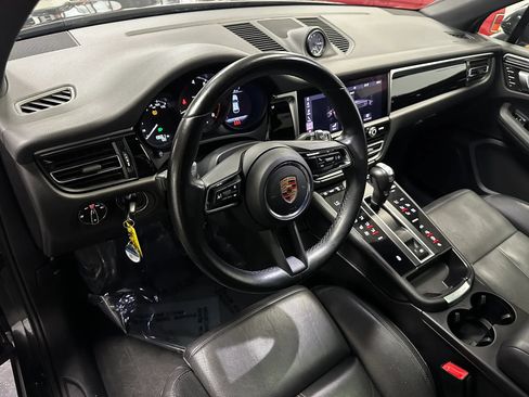 Used 2023 Porsche Macan Turbo AWD/4WD image 8