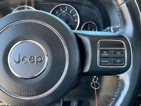 Used 2014 Jeep Wrangler Unlimited Rubicon w/ Connectivity Group AWD/4WD image 23
