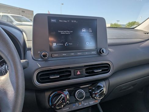 Used 2022 Hyundai Kona SE FWD image 13