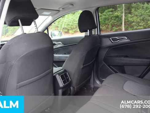 Used 2025 Kia Sportage LX FWD image 18