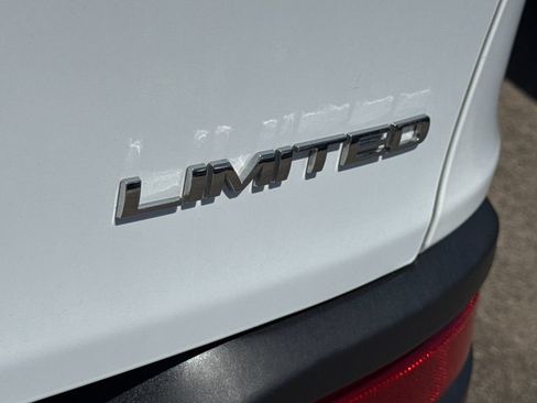 Used 2014 Jeep Cherokee Limited w/ Luxury Group AWD/4WD image 14