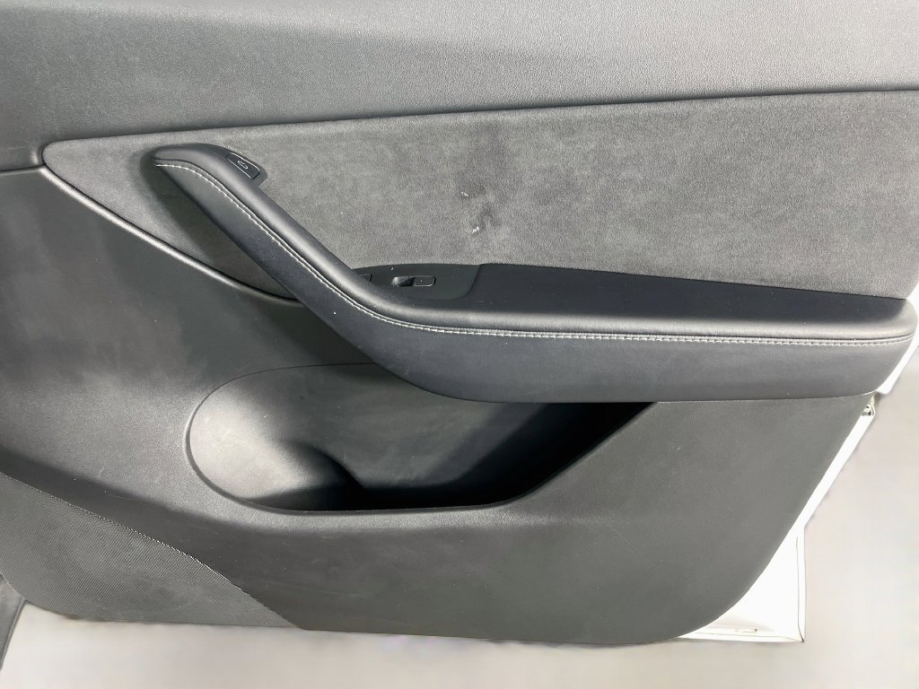 Used 2022 Tesla Model Y Long Range AWD/4WD image 33
