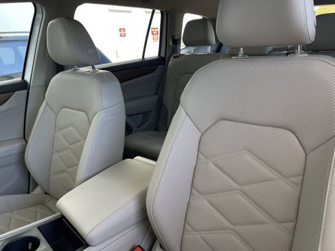 New 2026 Volkswagen Atlas SE image 13
