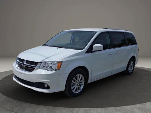 Used 2019 Dodge Grand Caravan SXT FWD image 4