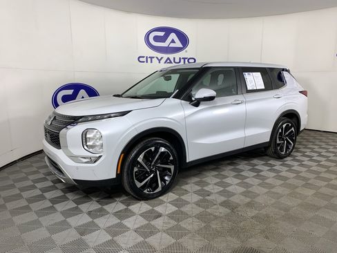 Used 2024 Mitsubishi Outlander SE image 7