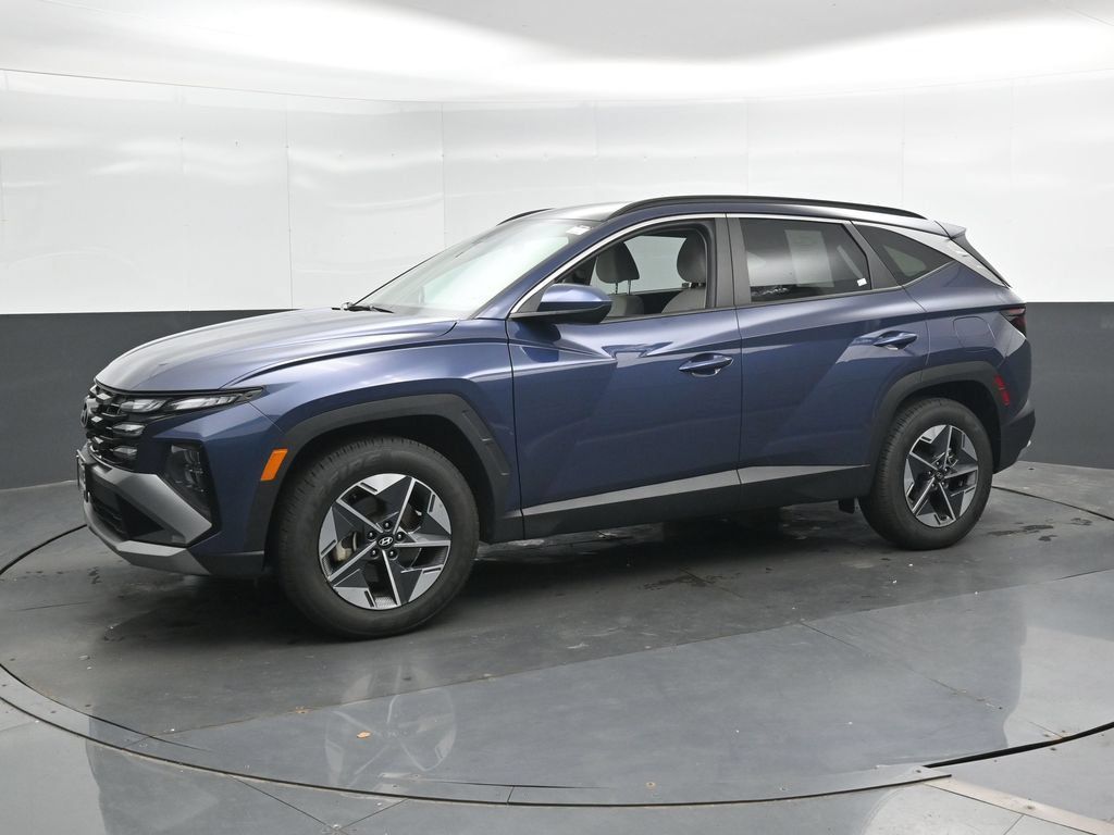 Certified 2025 Hyundai Tucson SEL AWD/4WD image 8