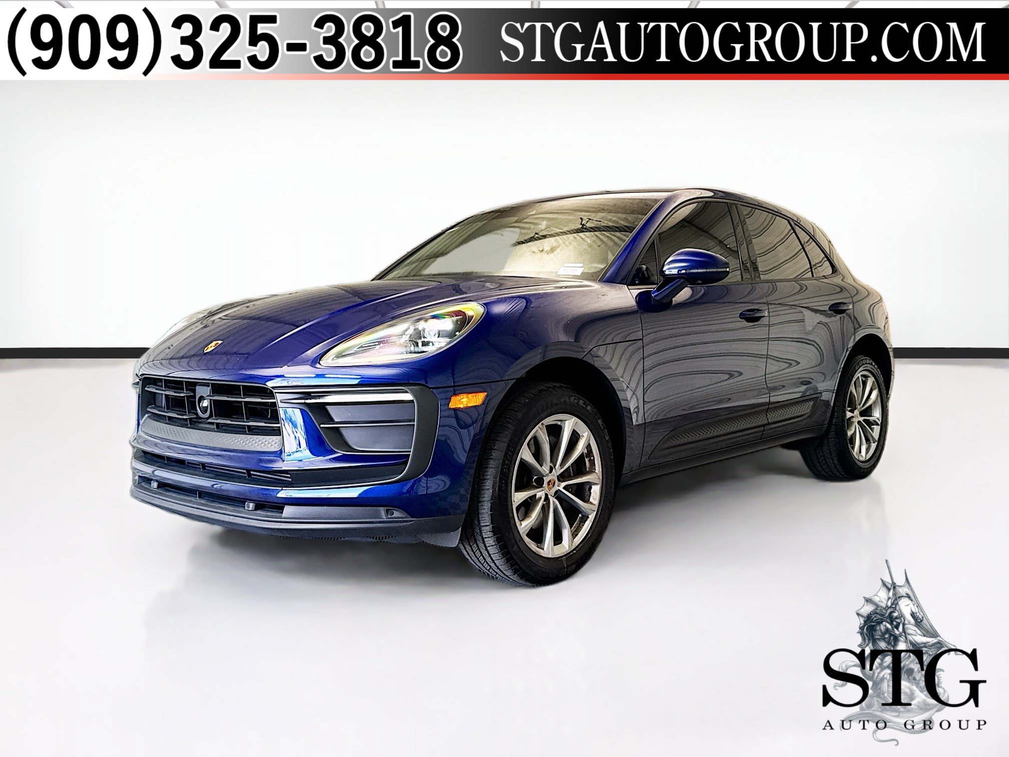 Used 2024 Porsche Macan Turbo AWD/4WD image 1