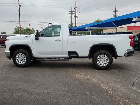 Used 2022 Chevrolet Silverado 2500 LT w/ Convenience Package AWD/4WD image 2