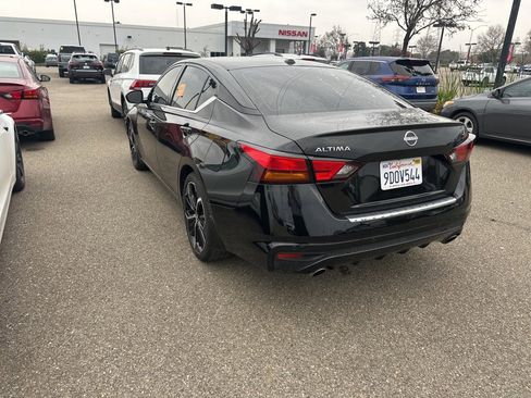 Used 2023 Nissan Altima 2.5 SR w/ SR Premium Package image 4