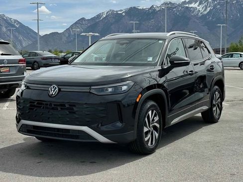 Used 2025 Volkswagen Tiguan S AWD/4WD image 1