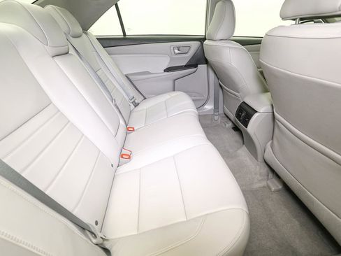 Used 2017 Toyota Camry XLE FWD image 19
