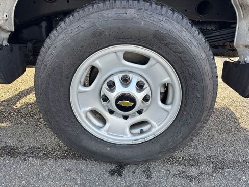 Used 2020 Chevrolet Silverado 2500 W/T w/ WT Convenience Package image 9