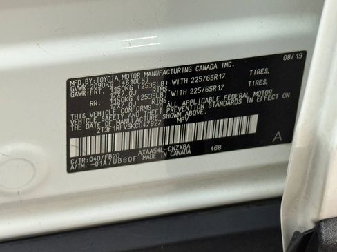 Used 2019 Toyota RAV4 LE w/ Carpet Mat Package AWD/4WD image 40
