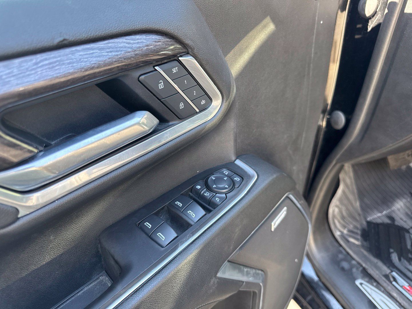 Used 2024 Chevrolet Silverado 2500 LTZ w/ LTZ Texas Edition AWD/4WD image 19