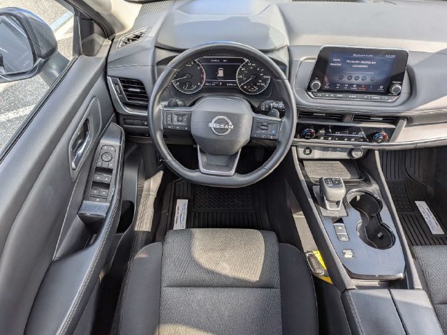 Used 2025 Nissan Rogue SV FWD image 15