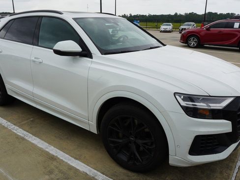 Used 2021 Audi Q8 Premium w/ Black Optic Package AWD/4WD image 3