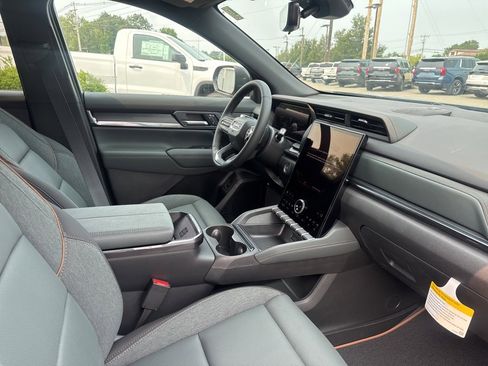 New 2026 GMC Terrain AT4 w/ Convenience Package III image 11