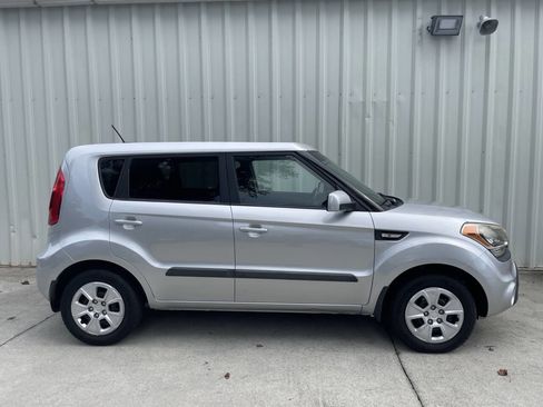 Used 2013 Kia Soul image 2