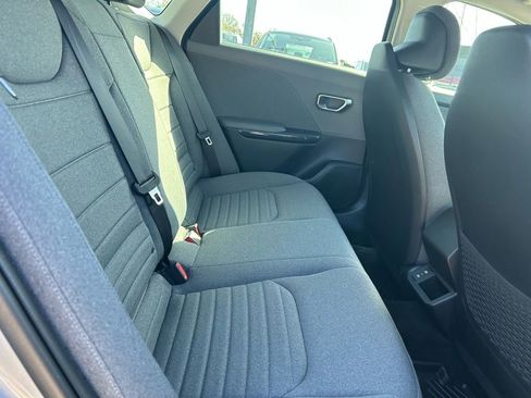 Used 2025 Kia K4 EX image 38