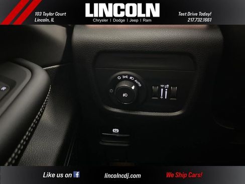 New 2025 Jeep Grand Cherokee Limited w/ Black Appearance Package image 27