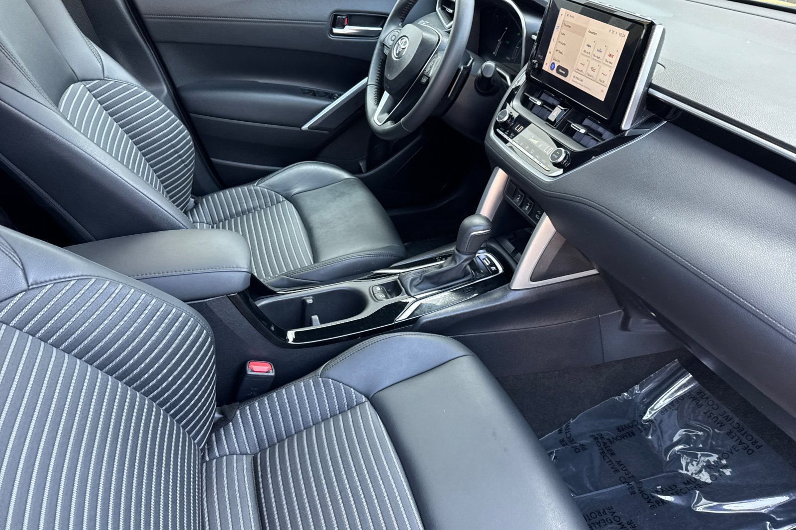 Certified 2024 Toyota Corolla Cross AWD Hybrid w/ Convenience Package image 22