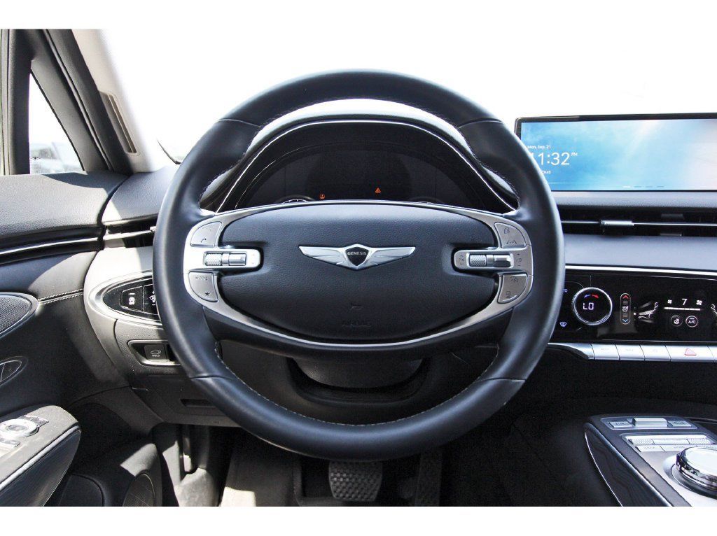 Used 2023 Genesis GV70 2.5T w/ Advanced Package AWD/4WD image 15