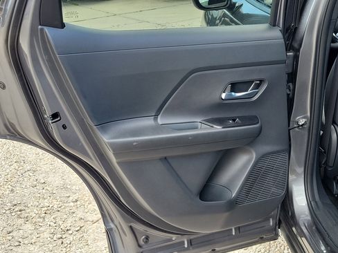 Used 2025 Nissan Kicks SV image 13