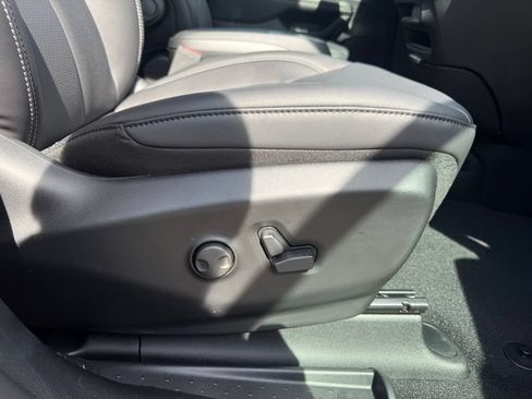 New 2027 Chrysler Pacifica Select w/ Family Tech Group FWD image 67