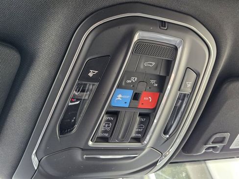 Certified 2024 Jeep Grand Cherokee Altitude AWD/4WD image 32