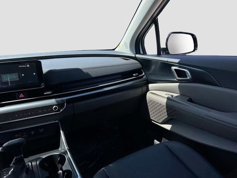 New 2026 Kia Carnival FWD image 24