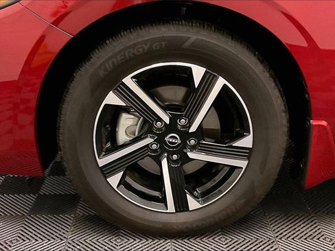 Certified 2025 Nissan Sentra SV image 8