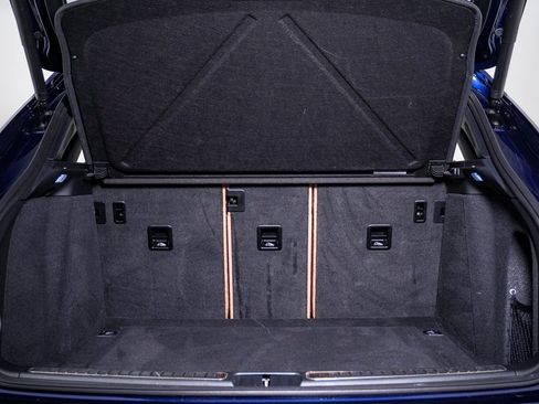 Certified 2025 Porsche Macan image 28