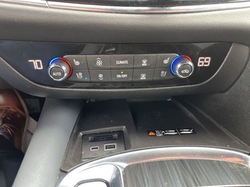 Used 2024 Buick Enclave Premium FWD image 37